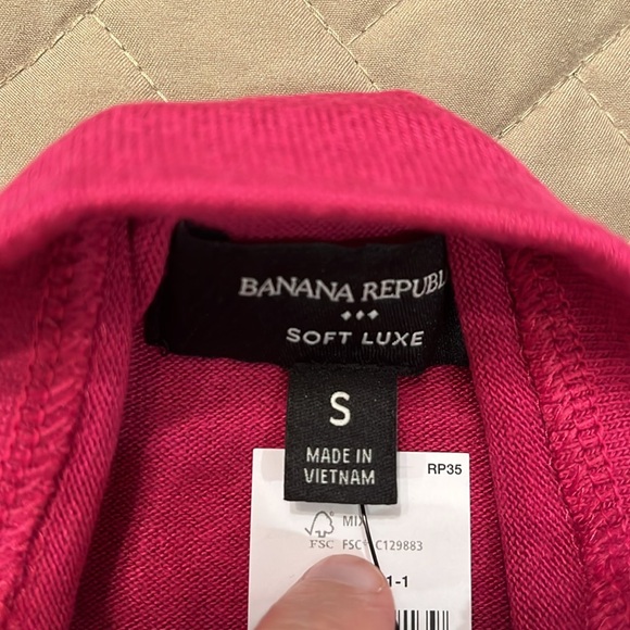 Banana Republic Soft Luxe Berry Turtleneck Top/NWT/S - Picture 8 of 12